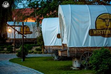 Фото номера Carriage Курортные отели Western Camp г. Затор 2